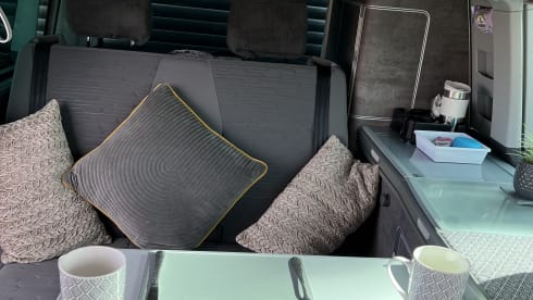 VW Campervan SWB – VW Transporter 6.1 | Camper King Brand New Conversion 