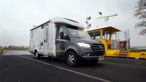 Glamper Camper – Hymer BMCT 680 5 persons!