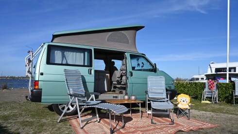 Kareltje – 4p Volkswagen campervan uit 1998