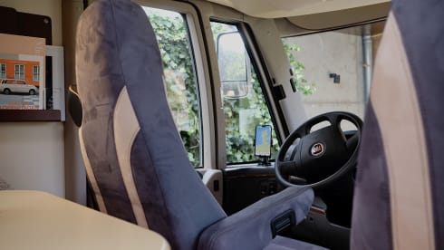 Mid Campery – 4p Hymer integrated from 2010 Mid Campery 