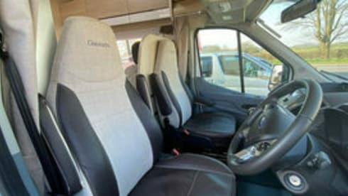 Herbie – Comfortable 4/5/6 berth Chausson Flash motorhome with all of the comforts