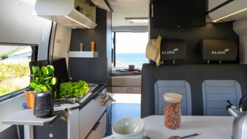 Ongi – Furgone attrezzato per 4 persone con tetto apribile