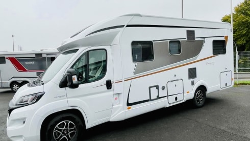 4. LeySi – Luxury mobile home Bürstner Lyseo TD744 Harmony