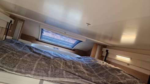 5 belts and 6 berth Fiat AutoRoller 747  year 2021