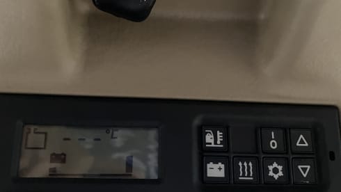 Kalle – VW T4 California Beach with pop-up roof