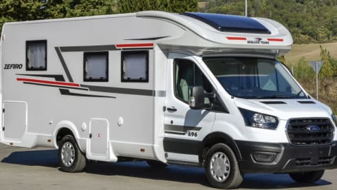 L2R – Adventure 2-4 berth, free WiFi & insurance 