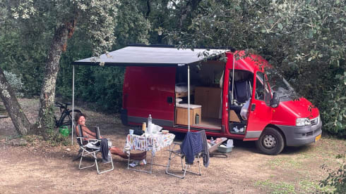 Lola – Two-person Self-build Camperbus