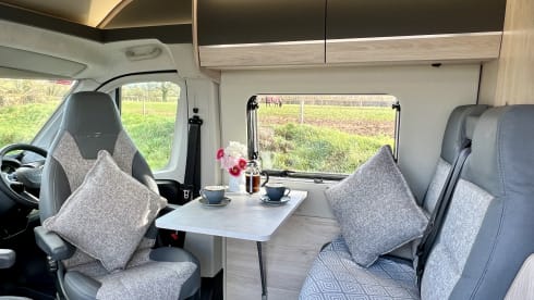 Expedition 67 – 4 berth, 4 belt (2025)