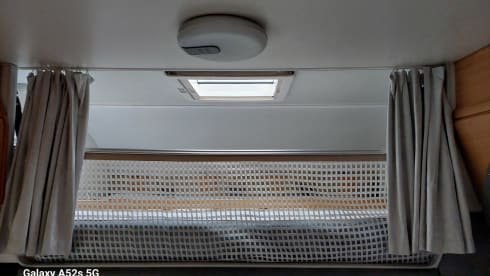 Sunny – 4p Knaus alcove from 2000