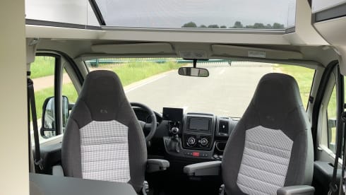 Adria Twin 640 SLB Supreme C automatic