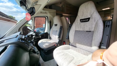 Thelma – Spacious and flexible 6 berth Swift Edge 476
