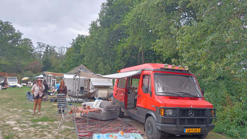 #Brutusss85 – 4p Mercedes-Benz bus from 1985