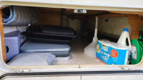 Very neat, luxurious and complete Chausson Allegro 68 with 4 sleeping places.