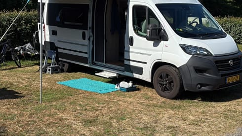 AmorA Campervan 6.0 meters for 2 persons with length beds