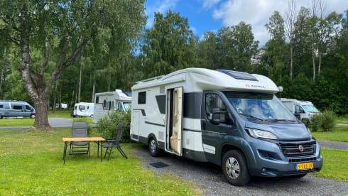 Luxury 4-person Adria Automatic