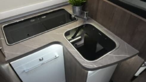Nieuwe Benimar Cocoon 463 Black edition 