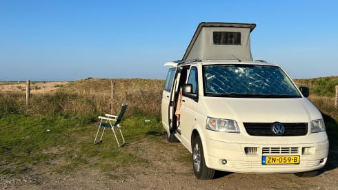 De Witte Panter – 2p Volkswagen campervan from 2004