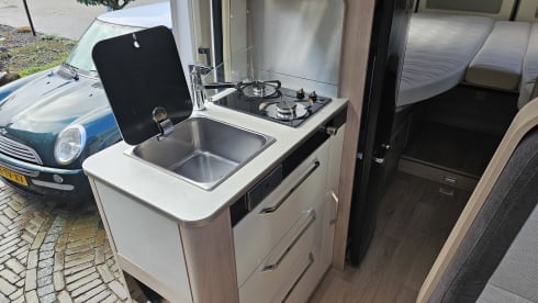 2p Rapido V68 Buscamper (2020) Length beds & Comfort
