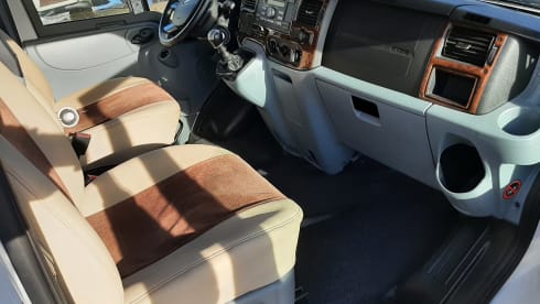 Bennie – Benimar Alcove camper - 5 persons - family camper 