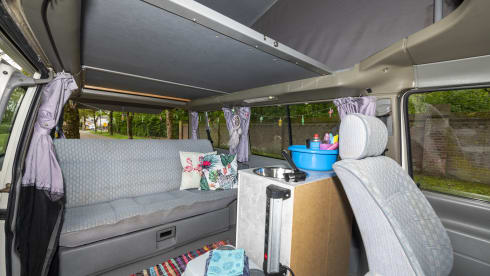 Tropical - Cozy and robust VW T4 multivan with sleeping roof