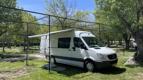 Reachervan – Two-person Mercedes-Benz Sprinter