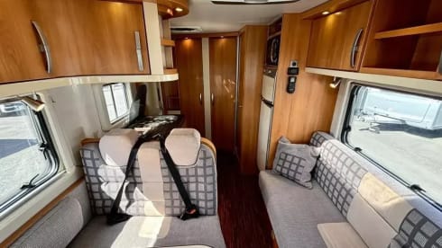 Dormouse – Hymer B508 CL Fully Integrated Motorhome