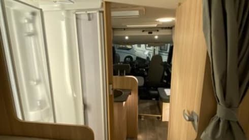 7 – Luxurious, spacious camper with single beds!