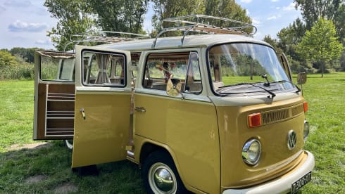 De Bus – 2p Volkswagen campervan from 1980