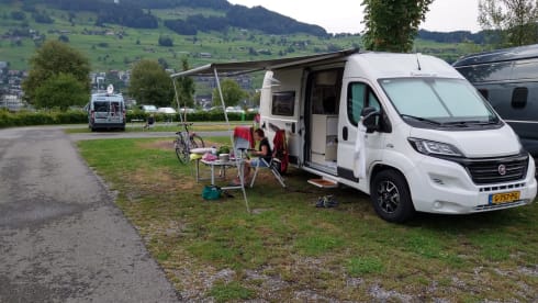 Luxurious and fine Chausson Twist