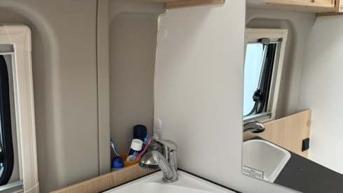 TalisIVIan – Peugeot bus 6m40 from 2025 - 2 persons