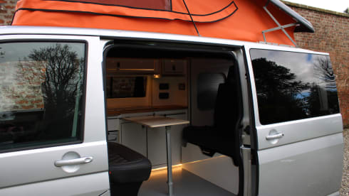 Bilbo – 4 berth Volkswagen campervan from 2018