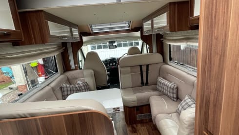 Gregory's Getaways – 6 berth Roller Team bus from 2018