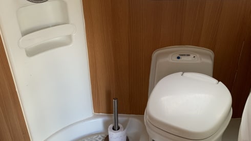 Light and spacious family camper with bunk beds