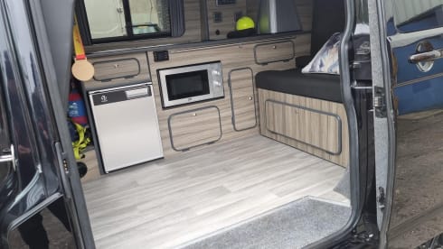 Maisie – Stylish 4berth, pet friendly, automatic VW campervan 