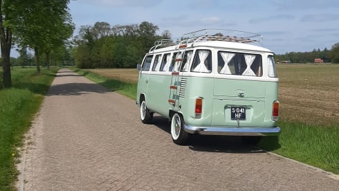 Lientje – Volkswagen T2 bus from 1990
