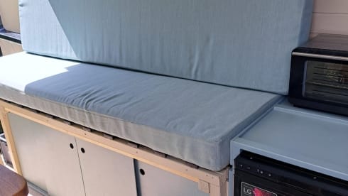 De Bus – Lovely family camper 4-6p