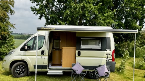Rolling Retreat ✨ – Stunning 2 berth Fiat campervan 