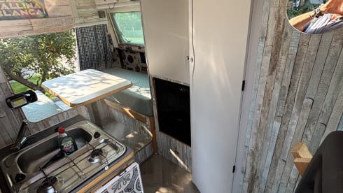 Billie – 2p Peugeot bus from 2000