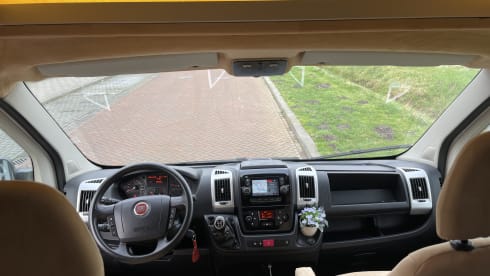 Modern, compact Off Grid Campervan Fiat Ducato (self-built) 