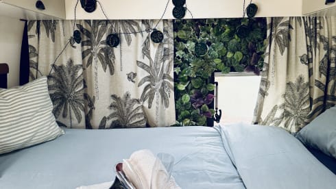 Wildkamperen, off-grid leven, eindeloze vrijheid 🌲🌞 ga waar je wilt, wanneer je wilt, zonder afhankelijk te zijn van campings of stroompunten! – 🔋🌞 Zelfvoorzienende Fiat camper met 3 zitplaatsen, klaar voor avontuur!