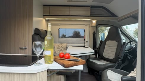 Camp Adventure –  Adria Twin mit zwei Einzelbetten und komplett ausgestattet
