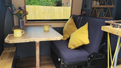 Guinevere – 4 berth Mercedes-Benz bus + Extras