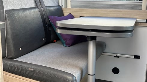 Bronckhorst Grijs – Beautiful Sun Living with length beds - Bronckhorst Campers