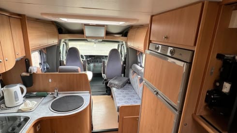 Camper Harderwijk – 4p Bürstner semi-integrated from 2004
