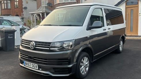 Frankie’s camper  – 4 berth Volkswagen campervan from 2017