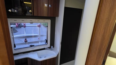 5p Adria Mobil semi-integrated uit 2016