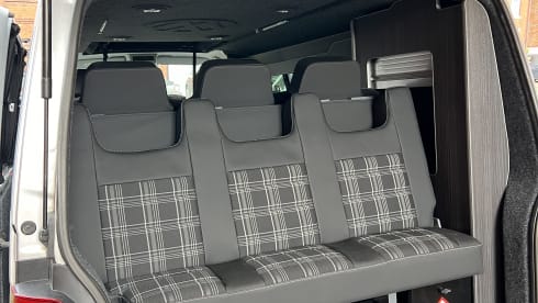 The XPLORER – 4 berth Volkswagen campervan from 2018