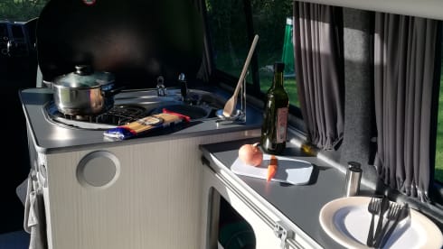 Automatic VW 4 seater campervan - ready to go exploring