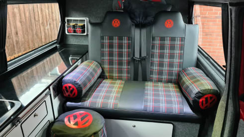 Red Dragon – 4 berth Volkswagen campervan from 2014