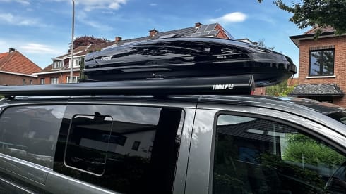 2p Mercedes-Benz campervan uit 2020